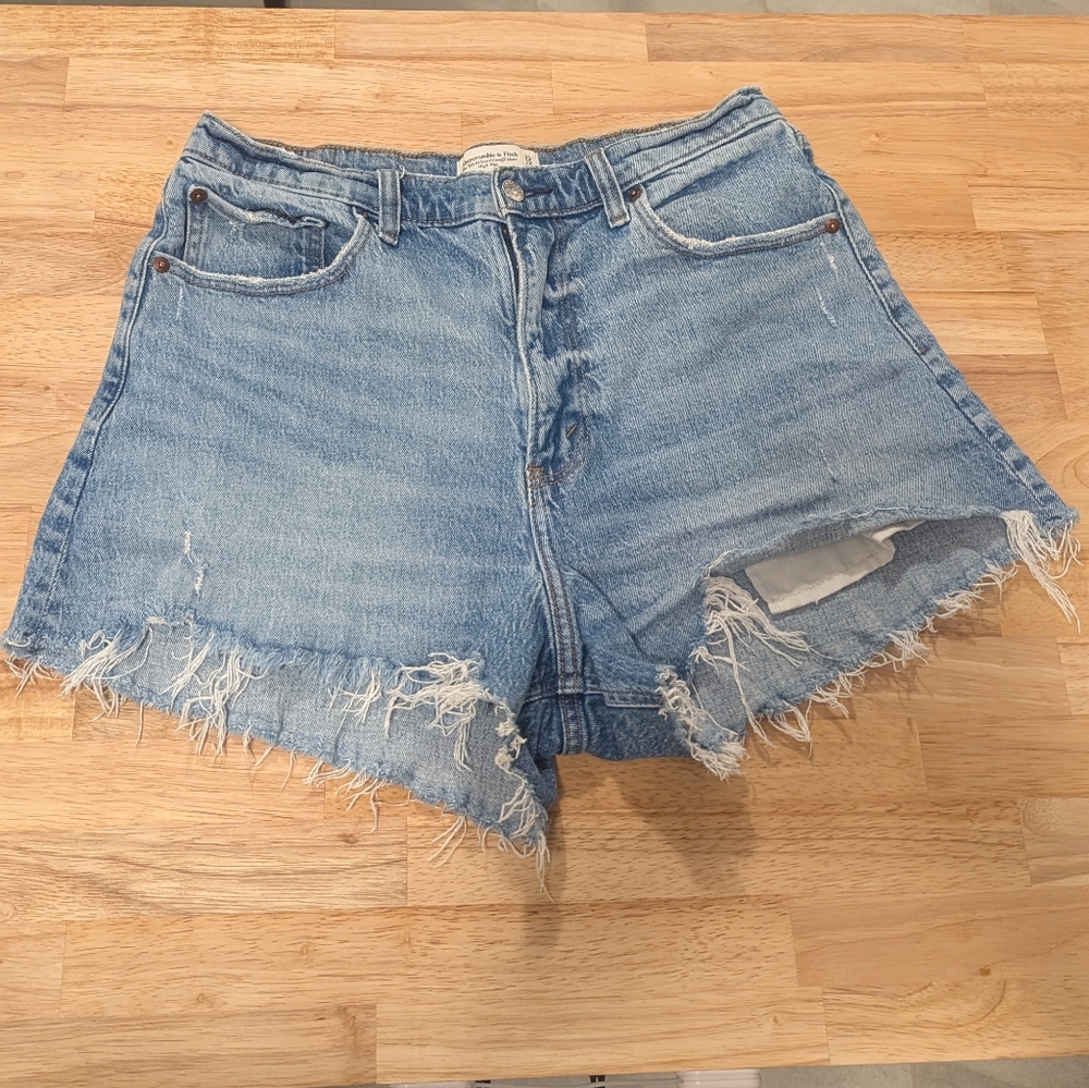 Abercrombie & Fitch 90s Relaxed Cutoff Short High Rise Curve Love